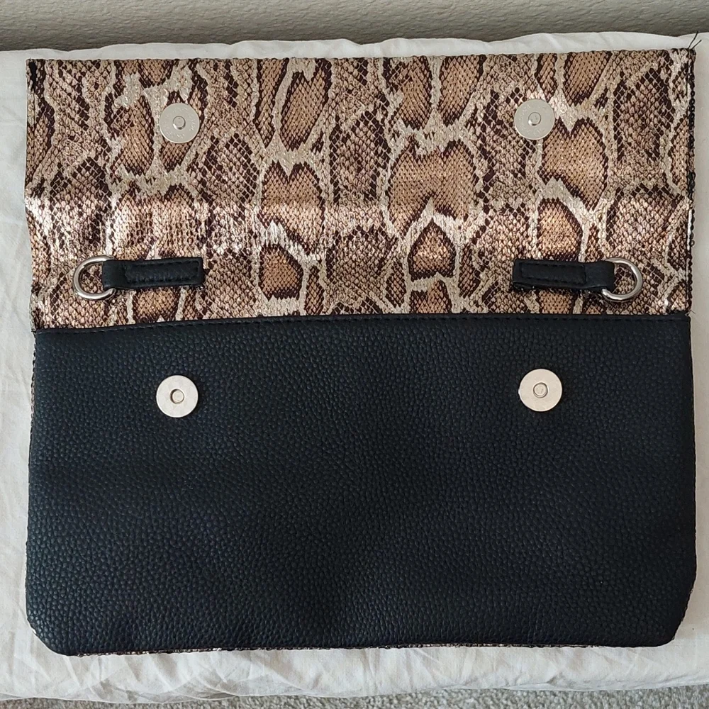 NWOT Black and Brown Snake Print Clutch Wristlet Crossbody - Picture 3 of 8